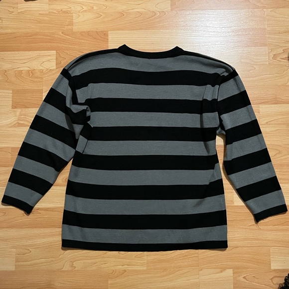 stripped black sweater - Picture 2 of 2